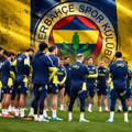Fenerbahçe soyunma odası yanıyor