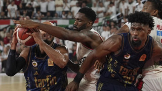 FENERBAHÇE'DEN FARKLI GALİBİYET