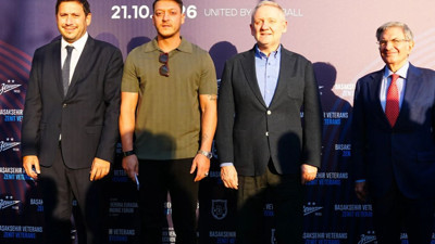 Göksel Gümüşdağ ve Mesut Özil'den FIFA'ya tepki