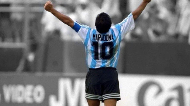 Arjantinli efsane futbolcu Maradona, doğumunun 66. yılında anıldı