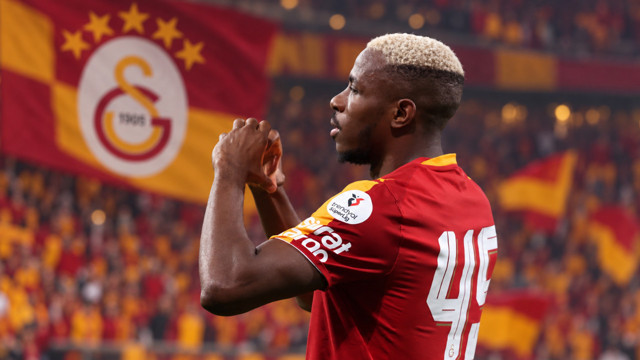 Osimhen'de sakatlık korkusu! Stuttgart maçında oynayacak mı?