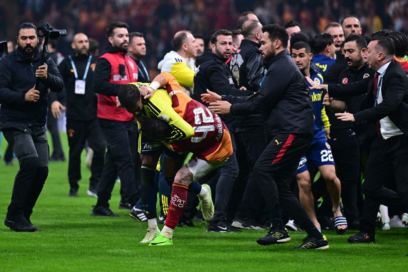Rams PARK'ta derbi bitti kavga &ccedil;ıktı - Resim : 3