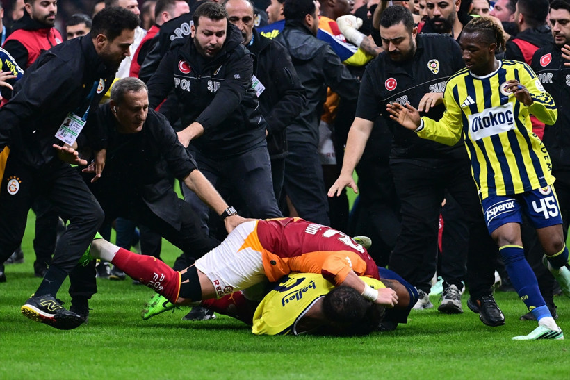 Abdülkerim Bardakçı ile Brown'un işi zor! Galatasaray ve Fenerbahçe'de PFDK korkusu - Resim : 1